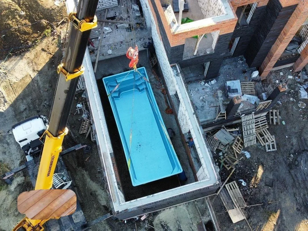 Laguna 9 — зона отдыха у бассейна в Пятигорске